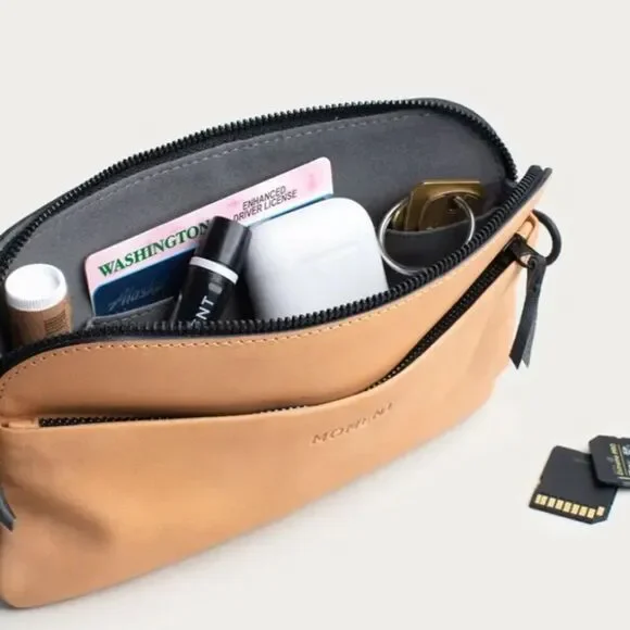 New Moments Unisex Black Crossbody Wristlet Travel Bag Adjustable Strap - Picture 4 of 6